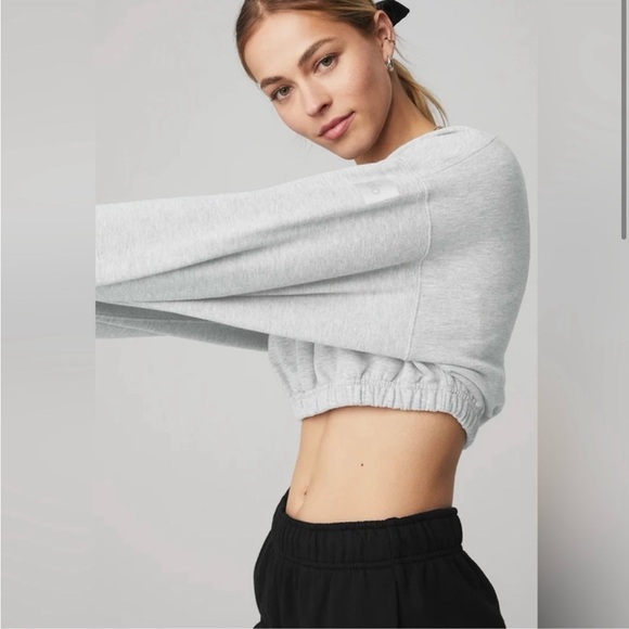 ALO YOGA CROPPED PULLOVER SOFT GRAY BRAND NEW WITHOUT TAGS - Picture 3 of 10